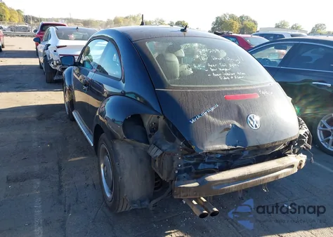 2013 Volkswagen Beetle 2.5L z USA, uszkodzony, nr VIN 3VWJP7AT0DM686882